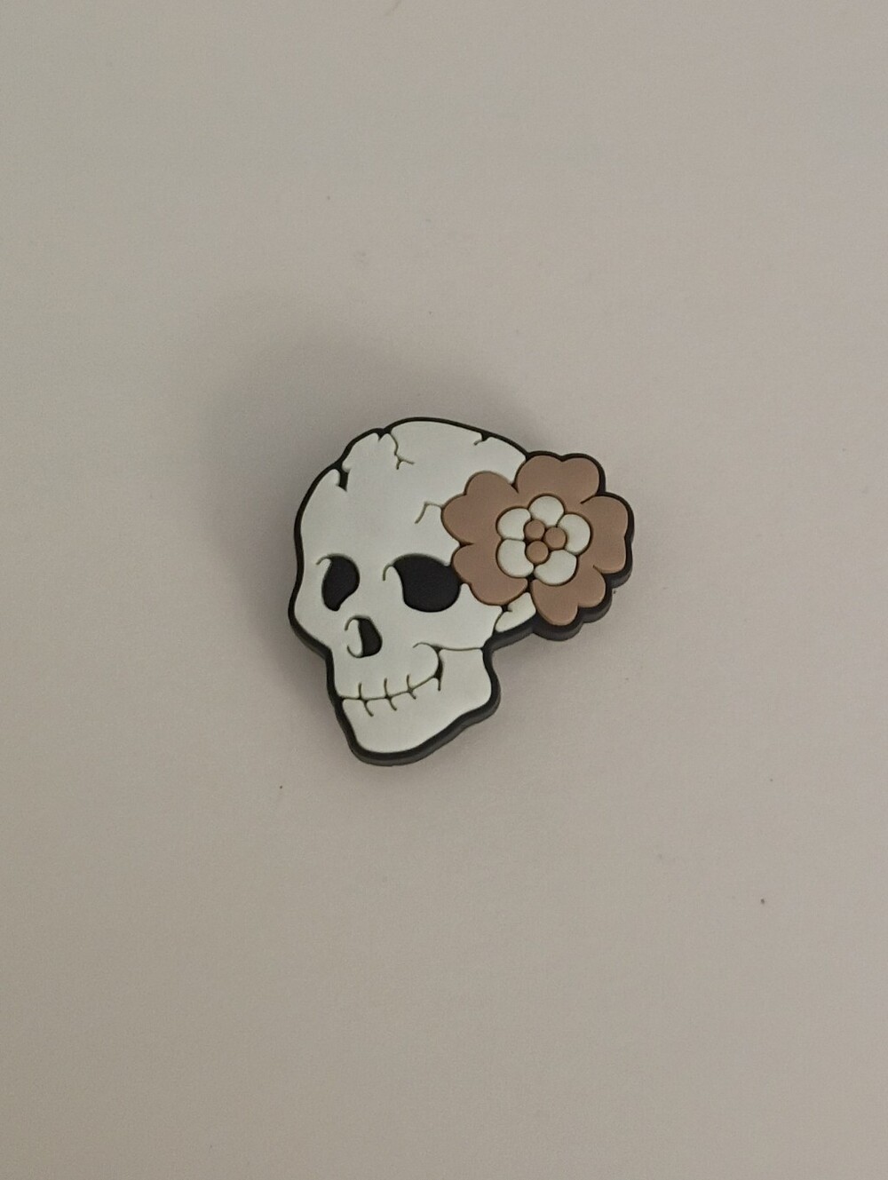 10 for $10 Jibbitz Croc Charm - Skeleton Skull Flower Over Ear 2 - Tan & White